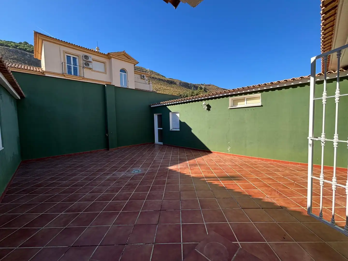 Maison mitoyenne avec terrasse à vendre à Fuentemora