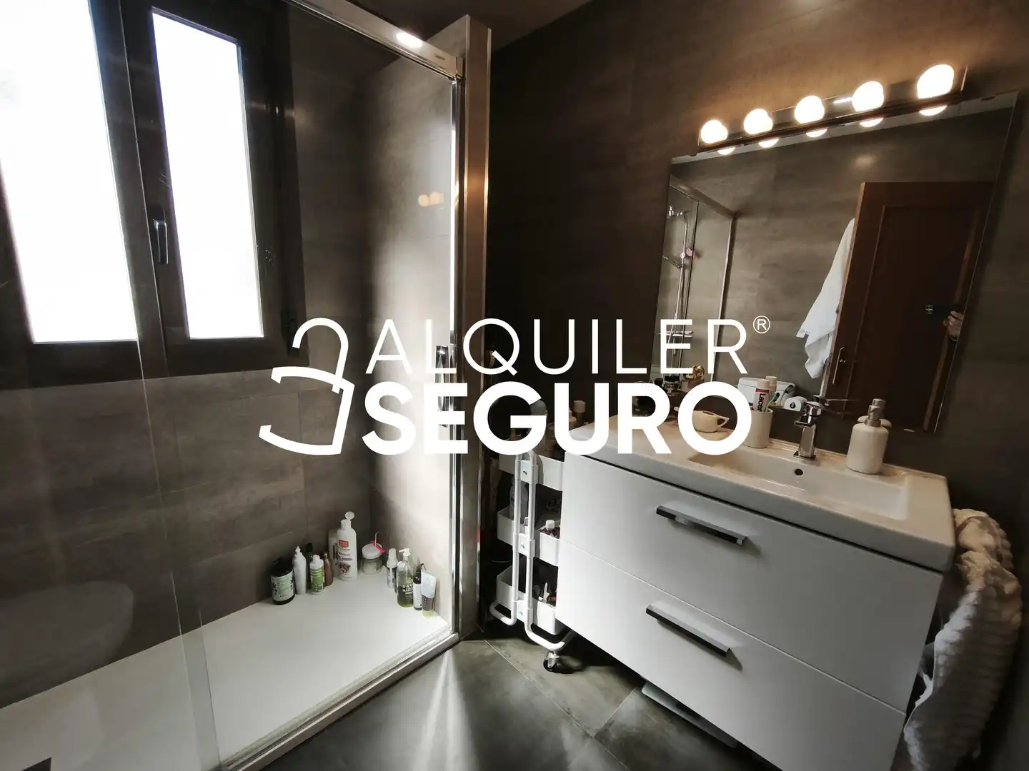 Baño de Piso de alquiler en Zaragoza con Aire acondicionado y Calefacción