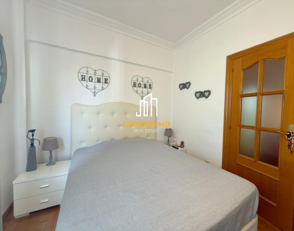 Habitación de Piso en venta en  Logroño con Calefacción, Terraza y Amueblado