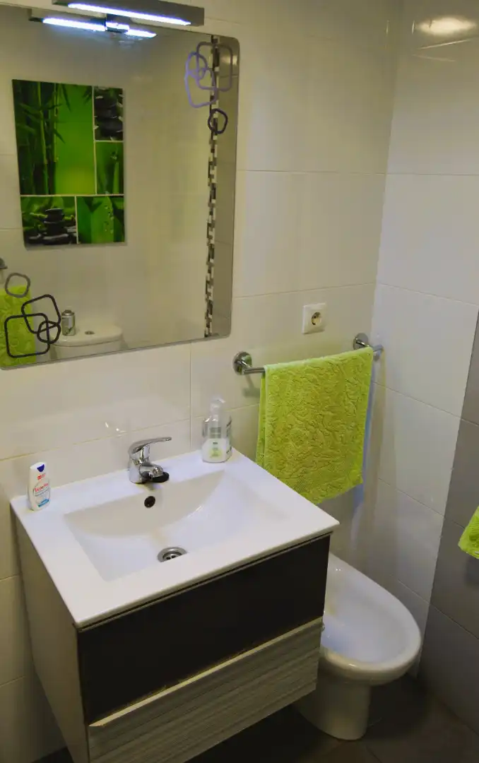 Baño de Piso en venta en Avilés con Calefacción, Parquet y Trastero