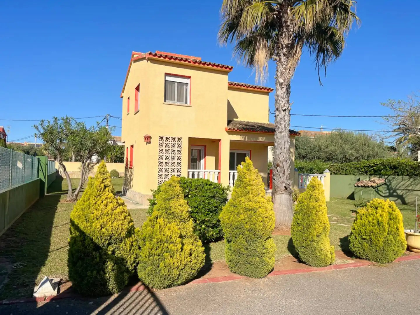 Vista exterior de Casa o chalet en venta en Dénia con Calefacción, Terraza y Piscina