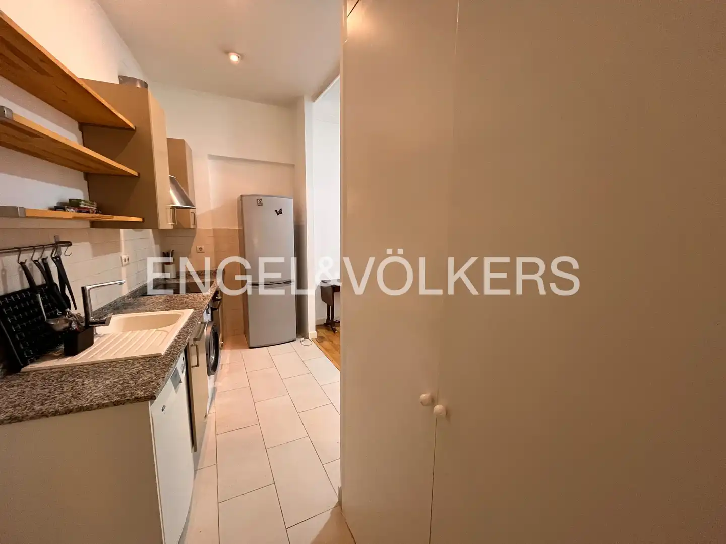Kitchen of Flat for rent in Madrid  with Air Conditioner, Heating and Parquet flooring