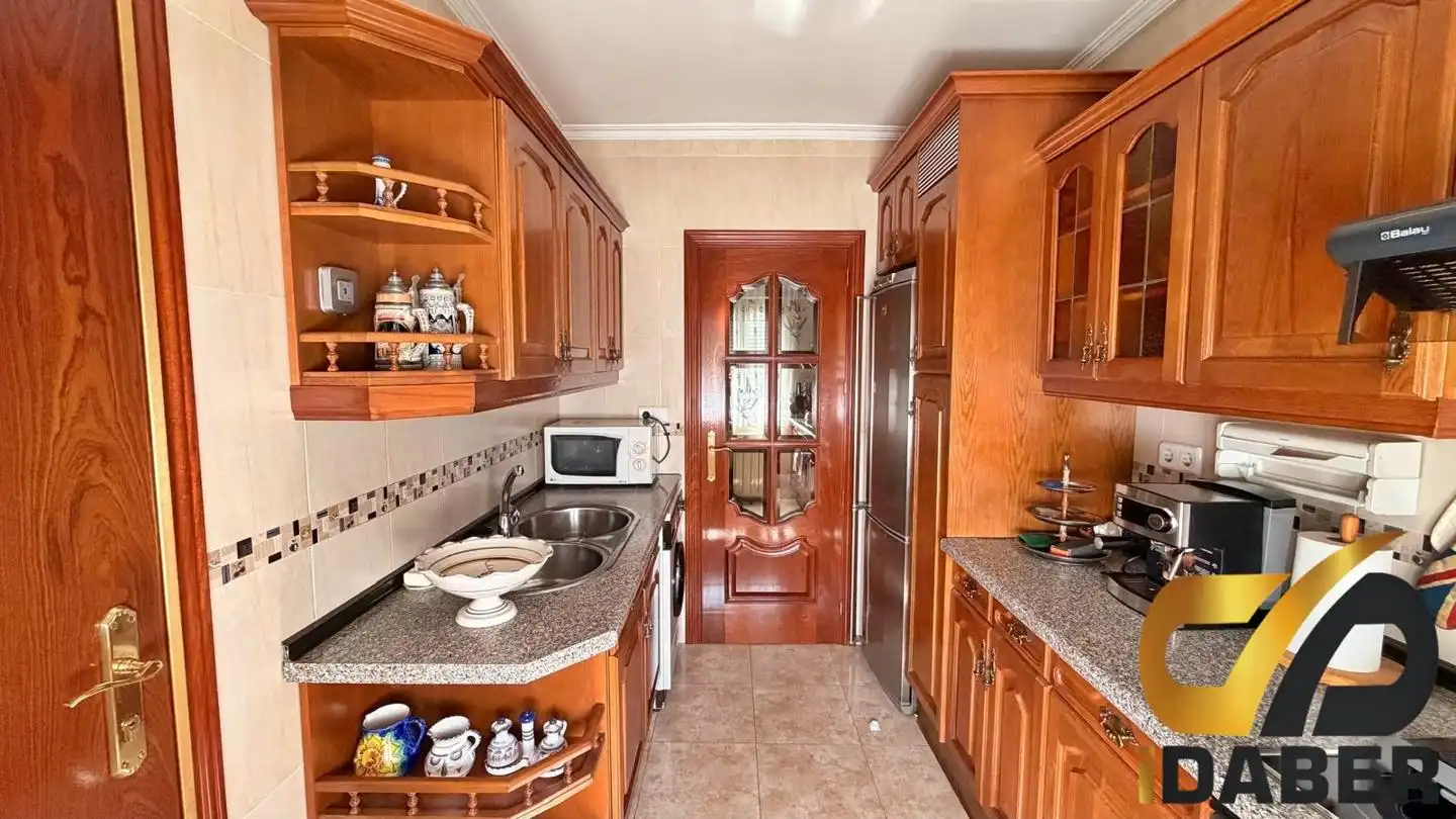 Cocina de Casa o chalet en venta en Carranque con Aire acondicionado, Calefacción y Jardín privado