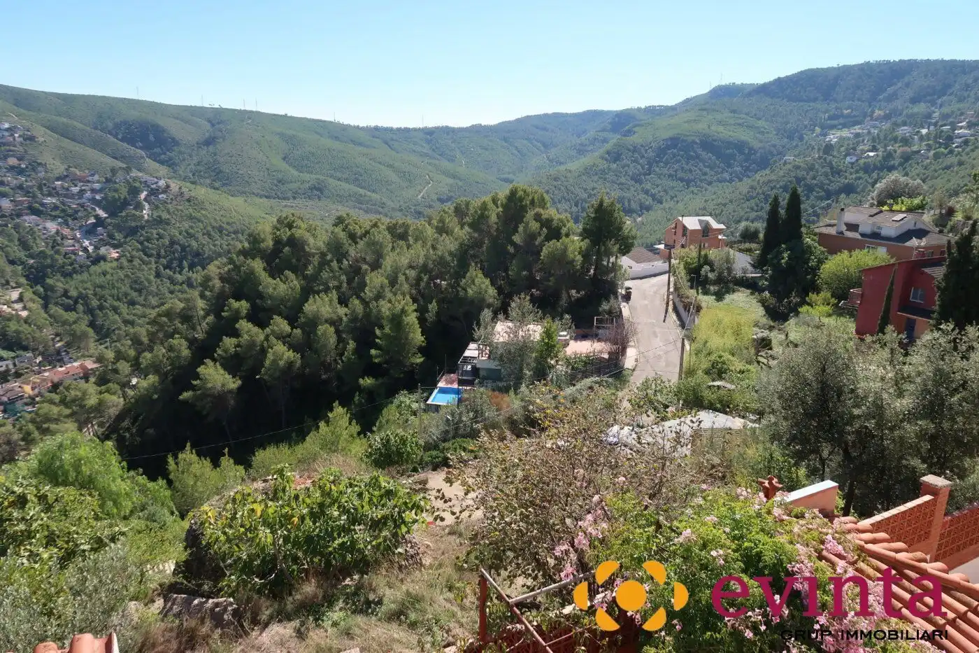 Vista exterior de Casa o chalet en venta en Vallirana con Calefacción, Jardín privado y Trastero
