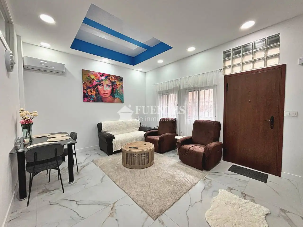 Sala d'estar de Apartament en venda en Alicante / Alacant amb Aire condicionat i Moblat