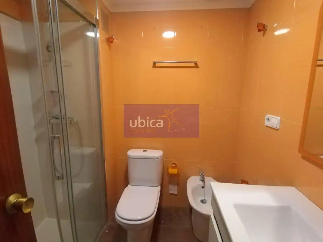 Baño de Piso en venta en Vigo  con Trastero y Amueblado