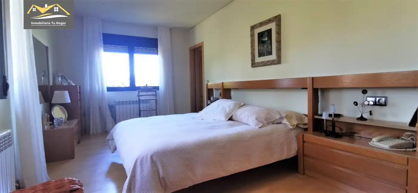 Habitación de Casa o chalet en venta en A Pobra de Trives  con Calefacción, Terraza y Trastero