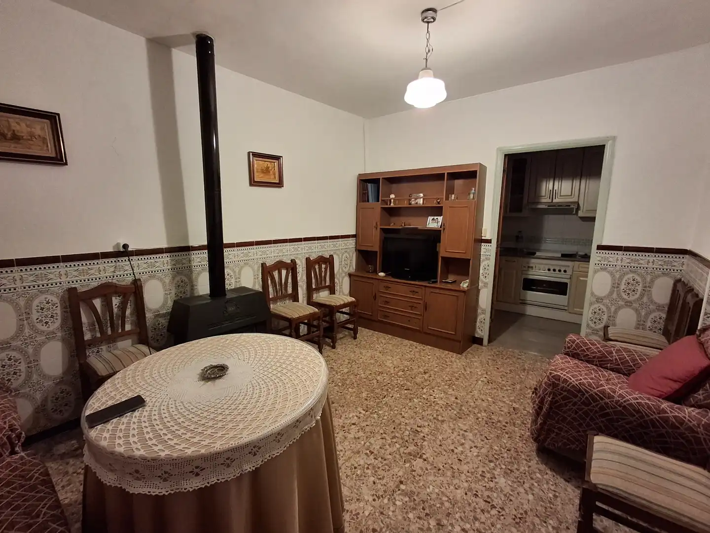 Sala d'estar de Casa o xalet en venda en La Puebla de Almoradiel amb Calefacció, Moblat i Forn
