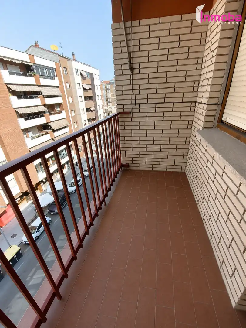 Terraza de Piso en venta en Aranda de Duero con Calefacción, Parquet y Terraza