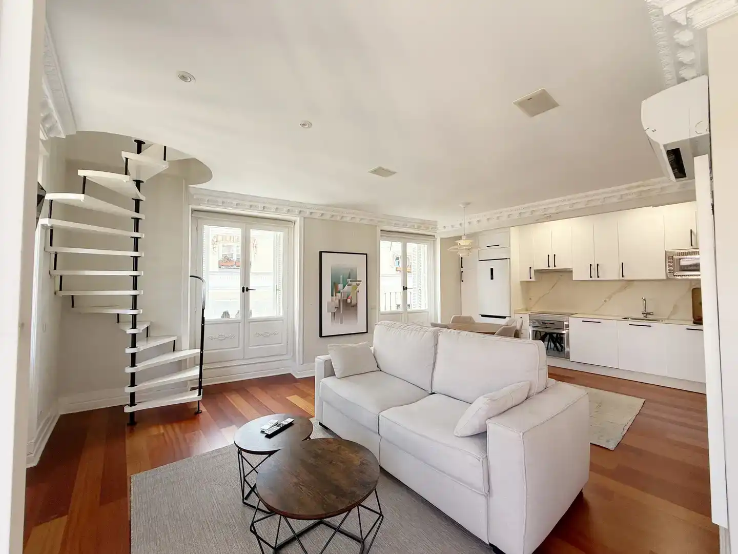 Wohnzimmer von Maisonette zur Miete in  Madrid Capital mit Klimaanlage und Balkon