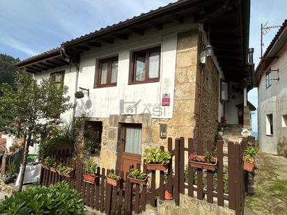 Vista exterior de Casa adosada en venda en Villaviciosa amb Calefacció, Jardí privat i Traster