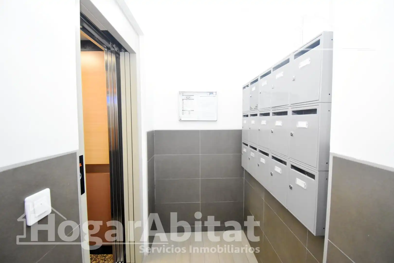 Piso en venta en Castellón de la Plana / Castelló de la Plana con Calefacción, Terraza y Amueblado