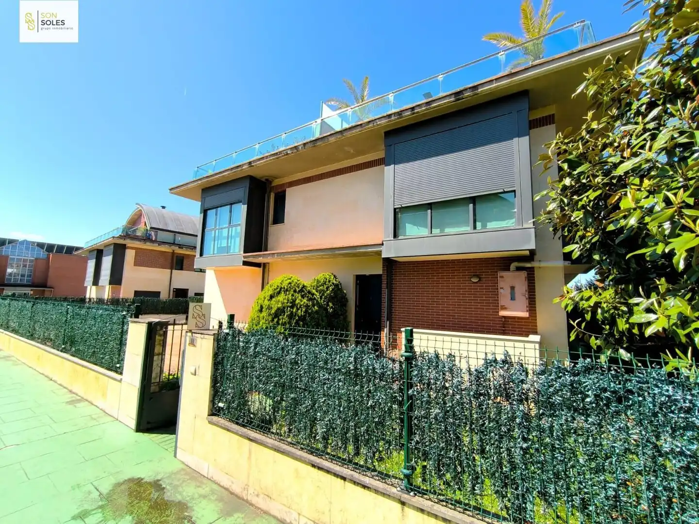 Vista exterior de Dúplex en venta en Santa Cruz de Bezana con Calefacción, Terraza y Alarma