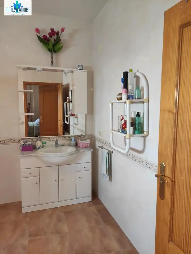 Baño de Casa o chalet en venta en Valdeganga con Calefacción, Terraza y Trastero