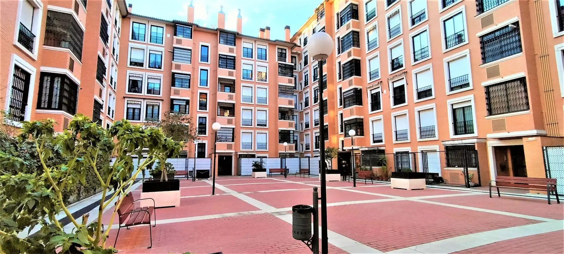 Exterior view of Flat for sale in Arganda del Rey  with Air Conditioner, Heating and Storage room
