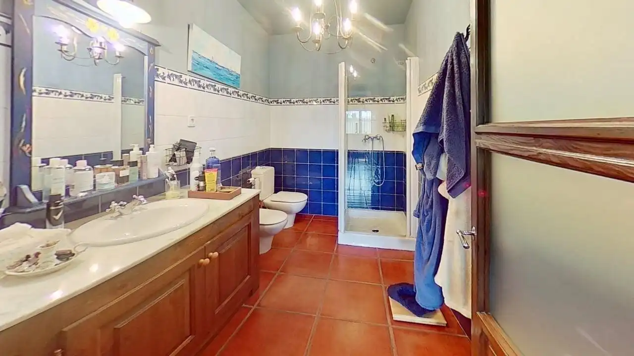 Badezimmer von Country house zum Verkauf in Mollerussa mit Klimaanlage, Heizung und Privatgarten