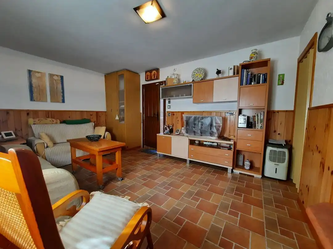 Sala d'estar de Casa o xalet en venda en Escalona amb Aire condicionat, Calefacció i Jardí privat