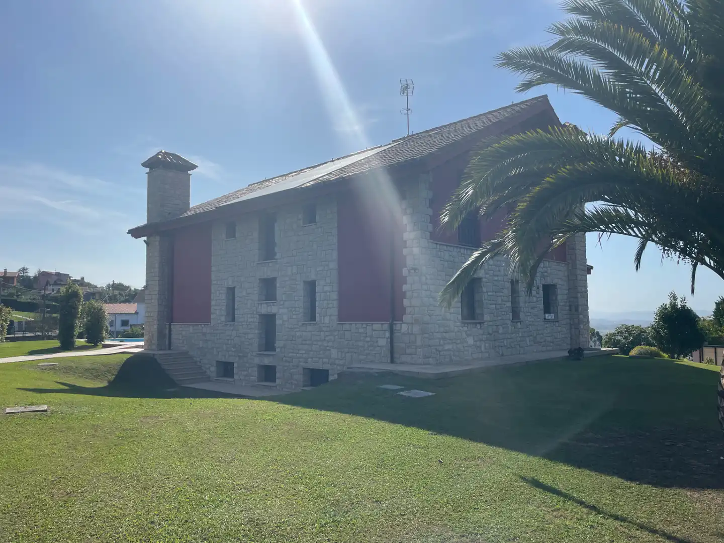 Vista exterior de Casa o xalet en venda en Gijón  amb Calefacció, Jardí privat i Parquet