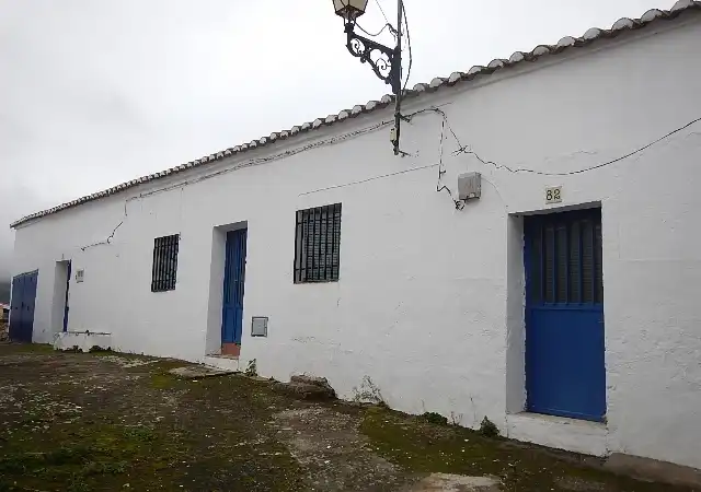 Vista exterior de Casa o chalet en venta en Valencia de Alcántara