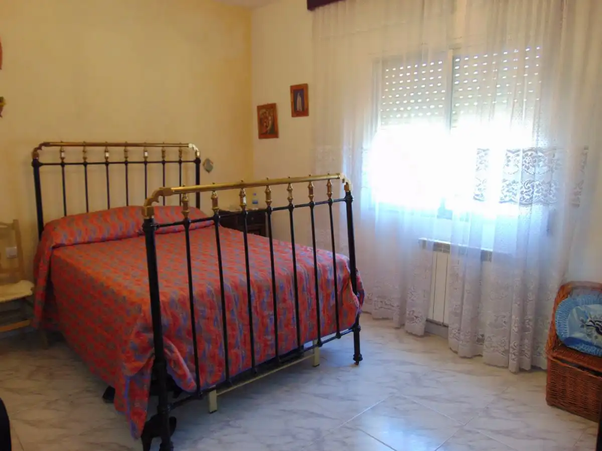 Habitación de Casa o chalet en venta en San Carlos del Valle con Calefacción, Terraza y Trastero