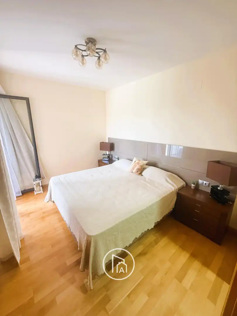Bedroom of Flat for sale in Paterna  with Parquet flooring