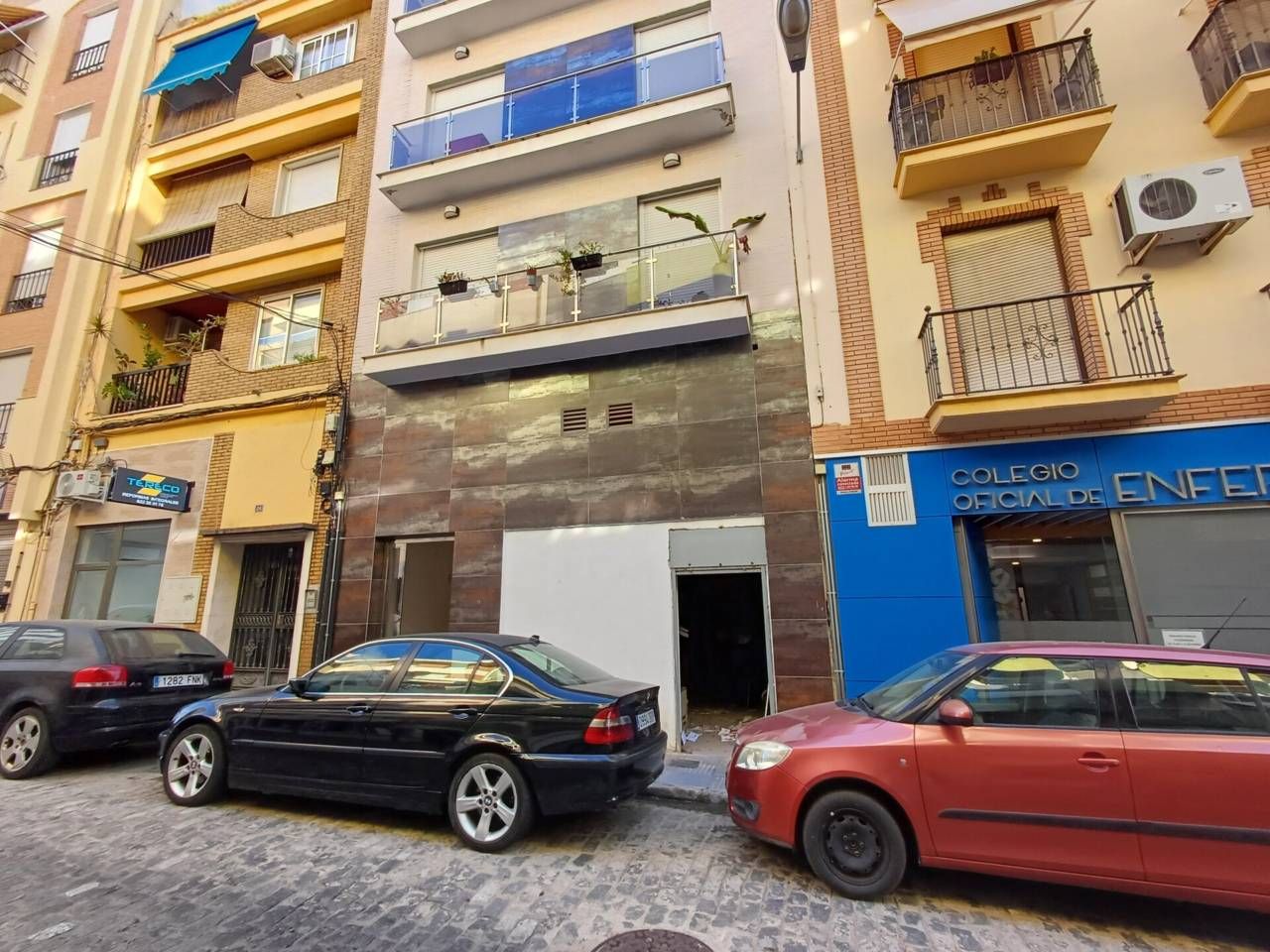 Vista exterior de Local en venta en  Huelva Capital