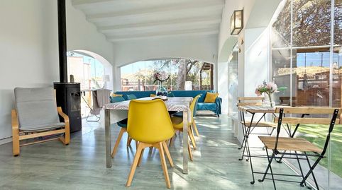 Ubicada en la codiciada zona de Punta Prima, esta villa orientada al sur se encuentra en una amplia parcela y ofrece la combinació, immagine 4