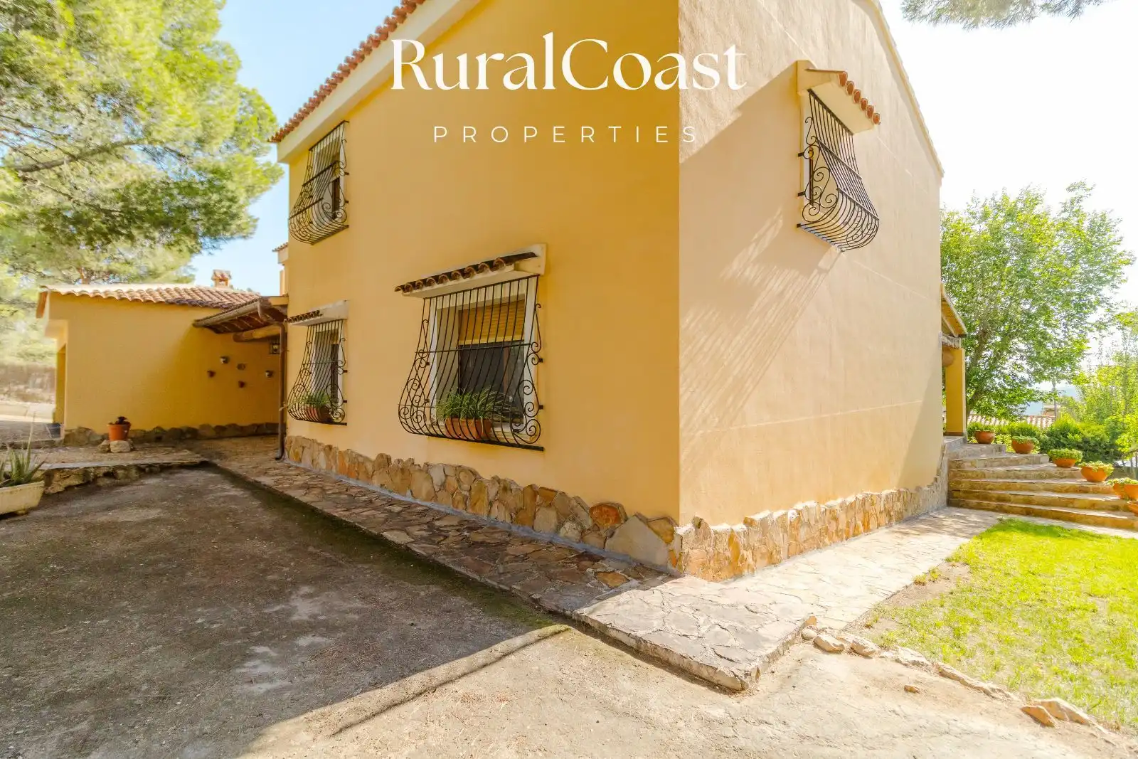 Vista exterior de Casa o chalet en venta en Tibi con Aire acondicionado, Calefacción y Jardín privado