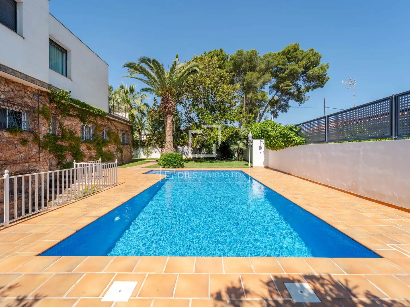 Piscina de Casa o xalet en venda en Riba-roja de Túria amb Aire condicionat, Jardí privat i Terrassa