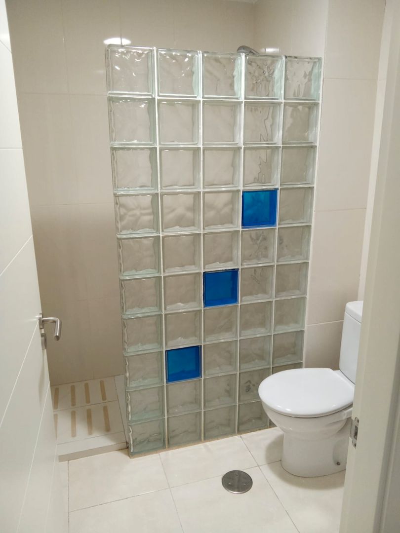 Bathroom of Flat to rent in  Santa Cruz de Tenerife Capital  with Furnished, Oven and Washing machine