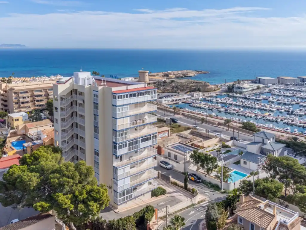 Apartments for sale in Calle Azorin 10 escalera 1 planta 06 puerta a, Campello Playa