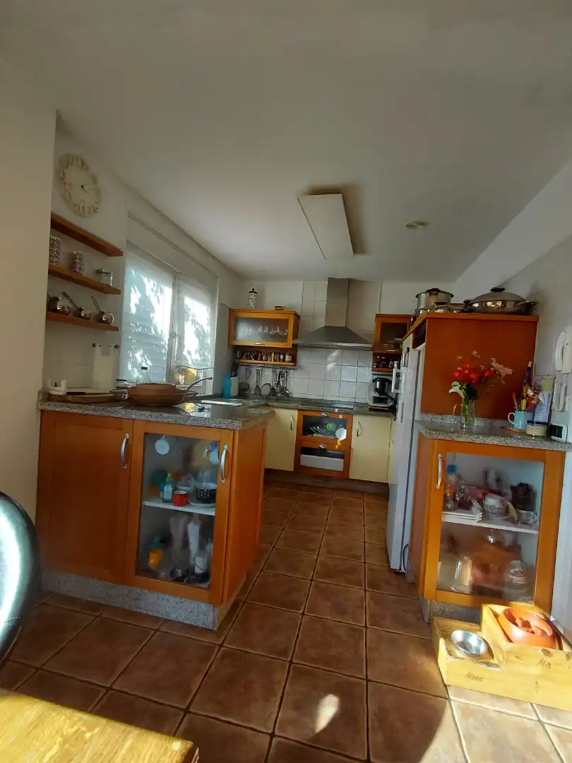 Cocina de Casa o chalet en venta en Oleiros con Calefacción, Jardín privado y Parquet
