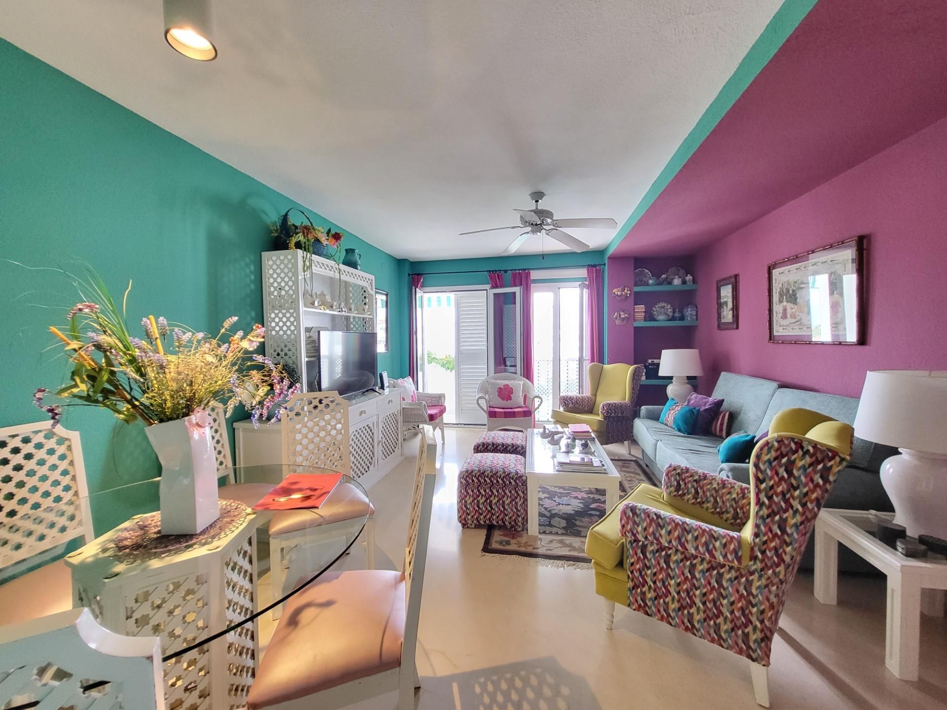 Sala d'estar de Apartament en venda en Marbella amb Calefacció, Terrassa i Piscina comunitària