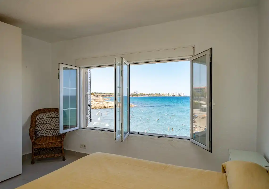 Habitación de Casa adosada en venta en Orihuela con Calefacción, Jardín privado y Piscina