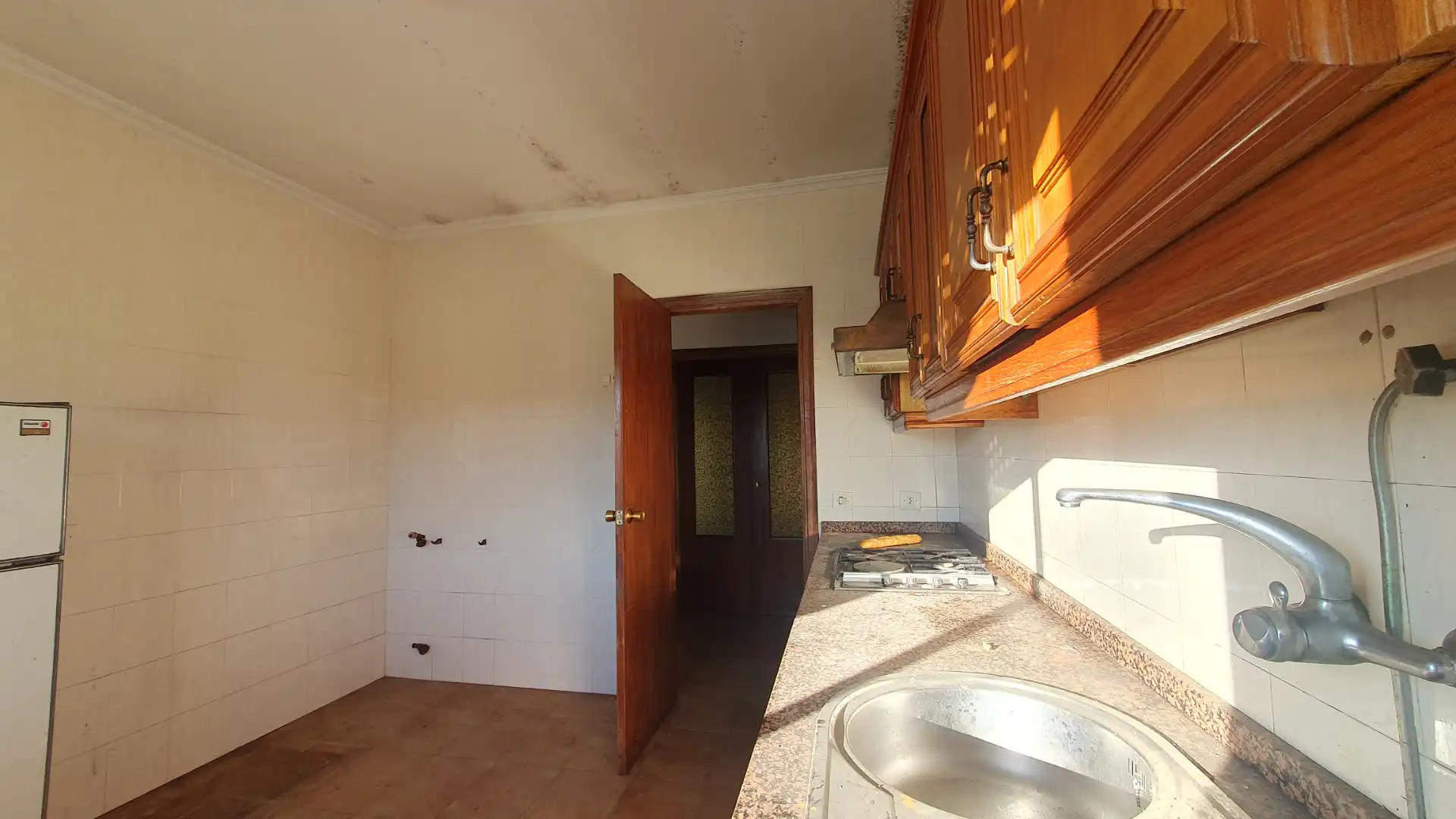 Cuina de Casa o xalet en venda en Vega de Espinareda amb Calefacció, Jardí privat i Terrassa