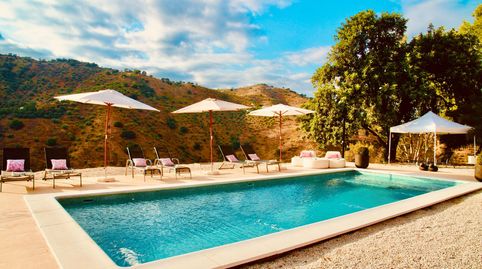 ¡Oportunidad única en Comares! Hotel con encanto en venta