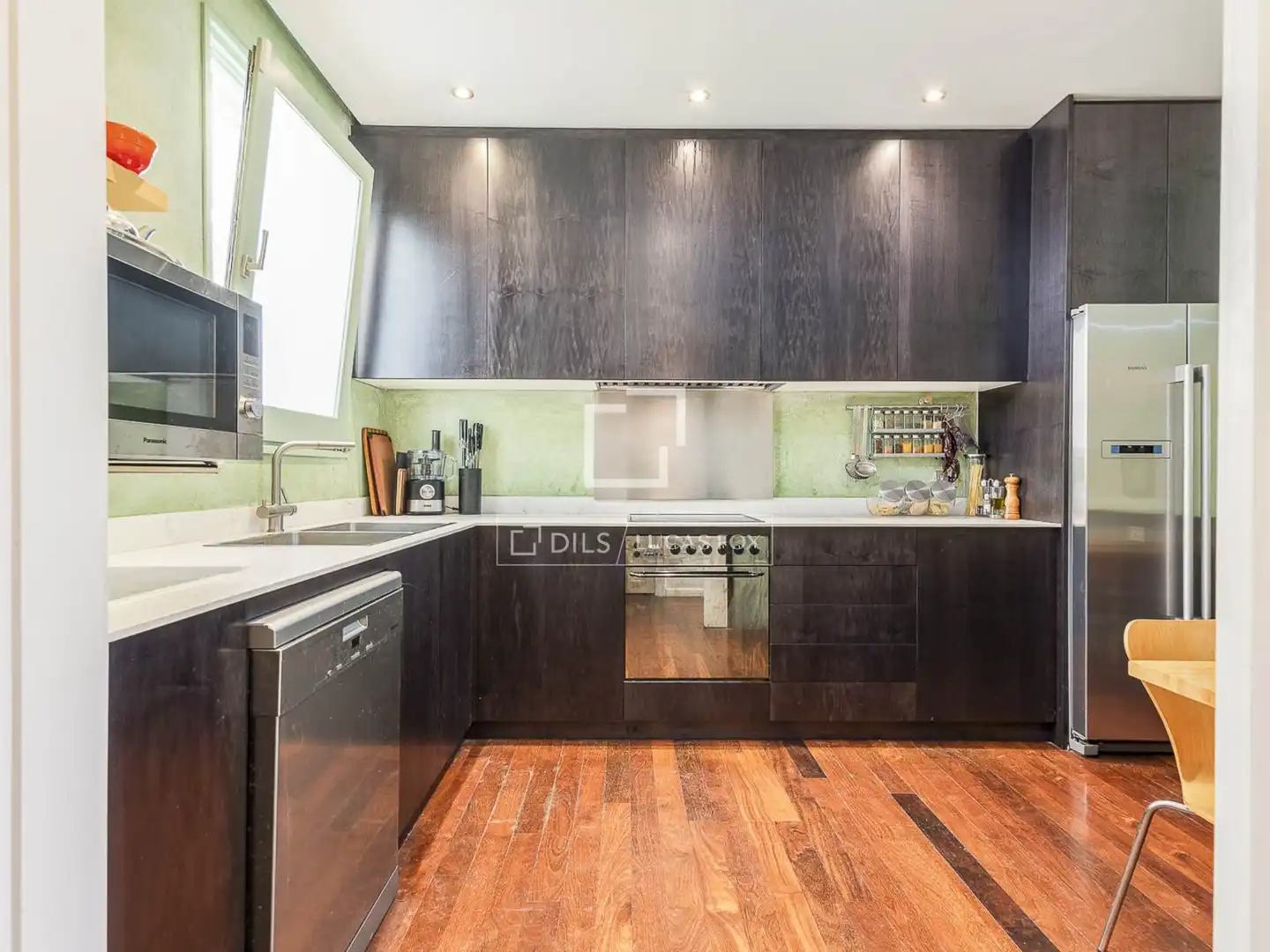 Küche von Wohnung zum Verkauf in Barcelona mit Klimaanlage, Heizung und Terrasse