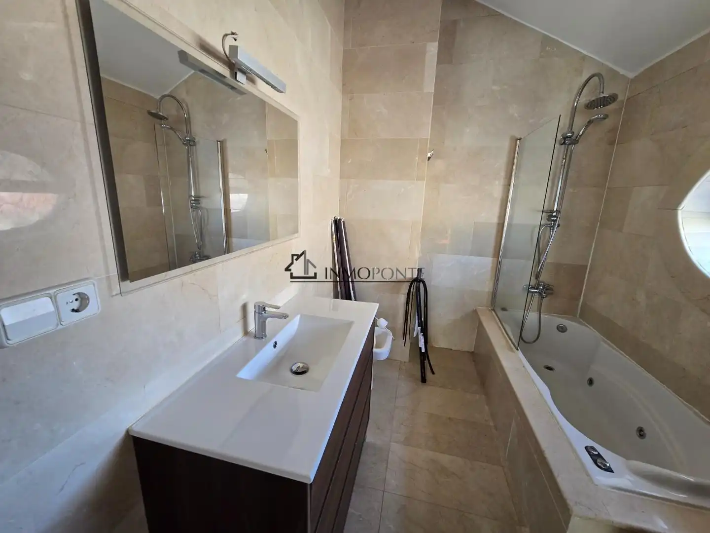 Baño de Dúplex en venta en Pontevedra Capital 