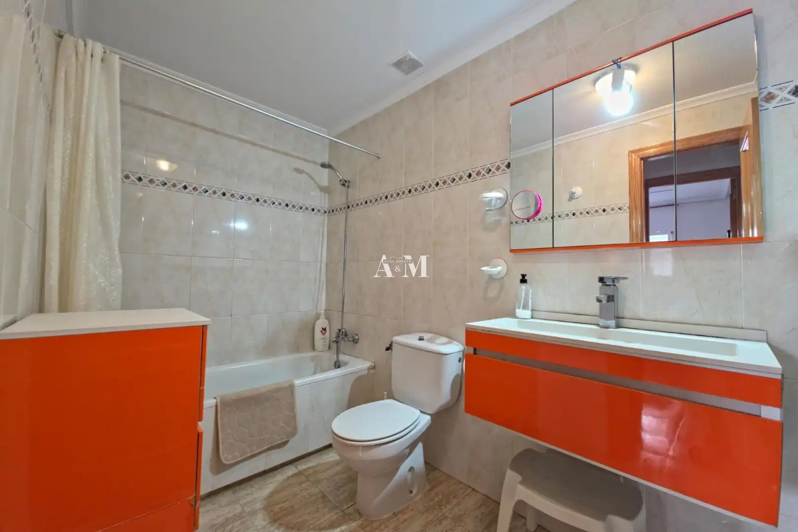 Badezimmer von Erdgeschoss zur Miete in Pilar de la Horadada mit Klimaanlage, Heizung und Privatgarten