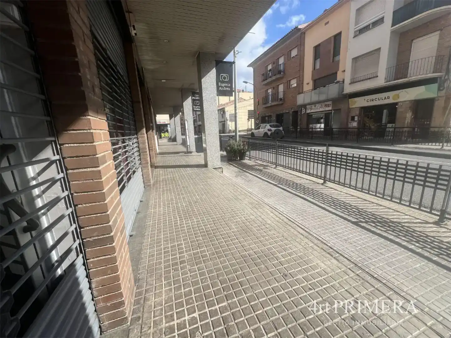 Vista exterior de Local en venda en La Garriga amb Aire condicionat