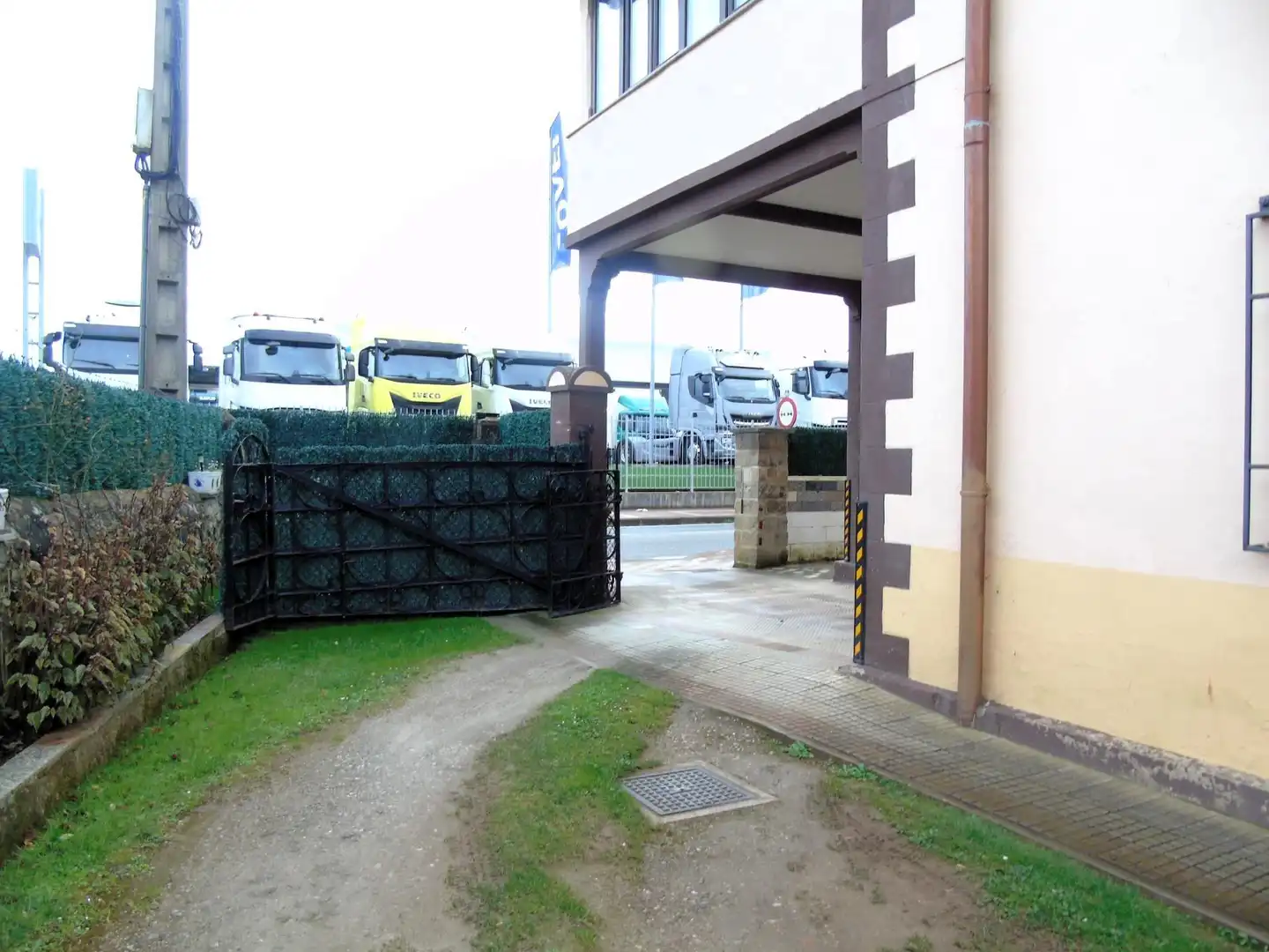 Parking de Casa adosada en venta en Camargo con Calefacción, Jardín privado y Terraza