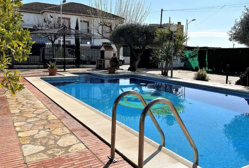 Chalet con piscina en venta en Don Benito, imagen 4