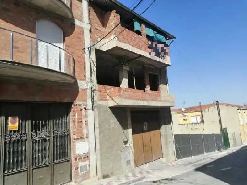 Vista exterior de Edifici en venda en Villacarrillo