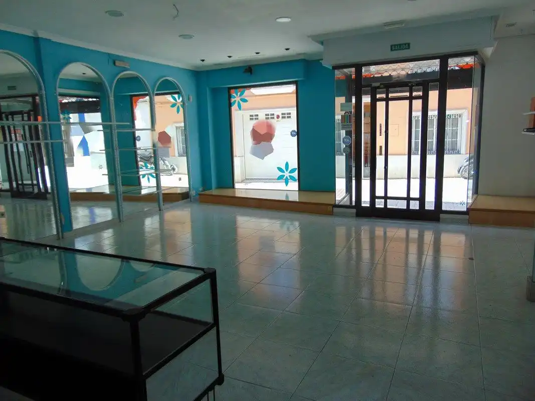 Local comercial de lloguer a Valdepeñas, imagen 3