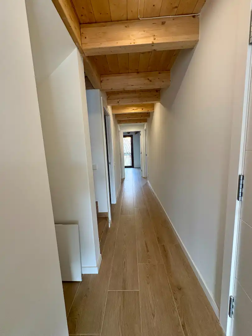Wohnung zur Miete in Vic mit Klimaanlage, Heizung und Balkon