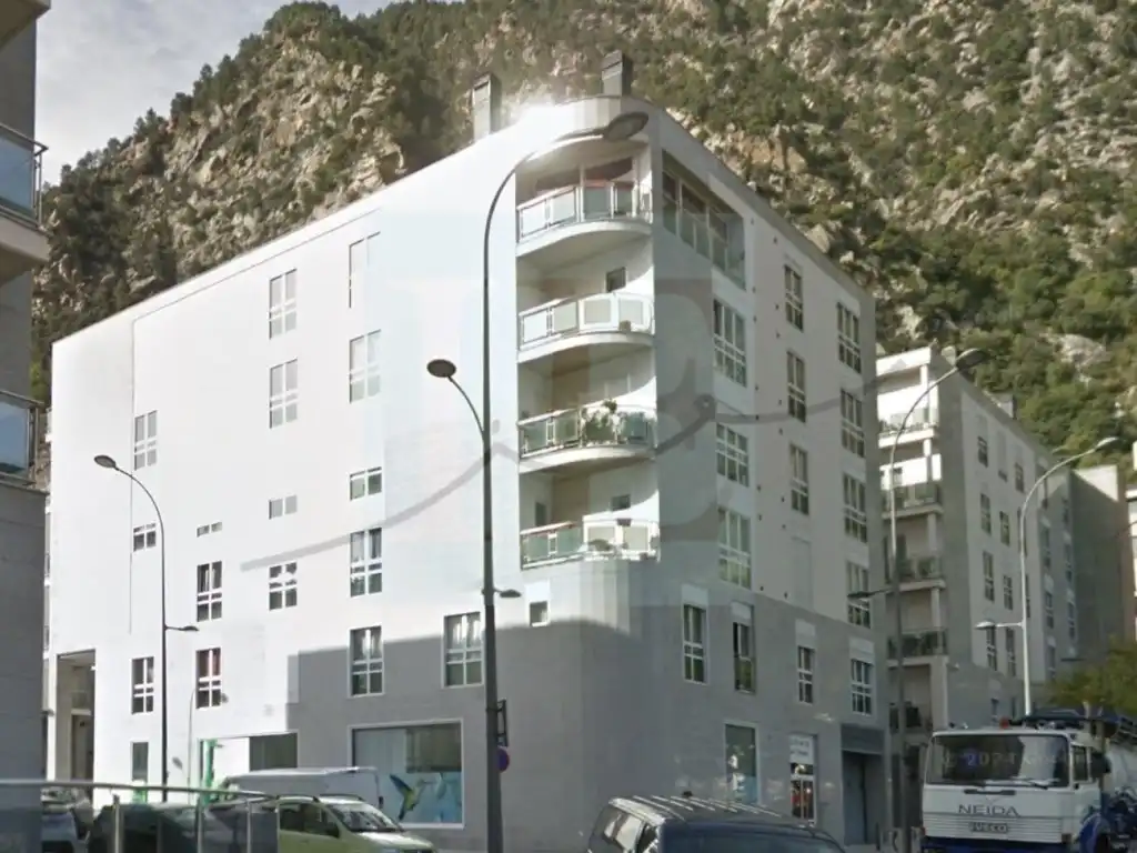 Piso en venta en Camí Ral, Santa Coloma