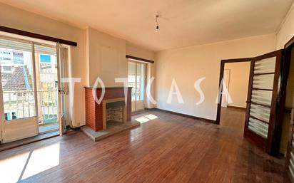 Living room of Flat for sale in Vigo   with Balcony