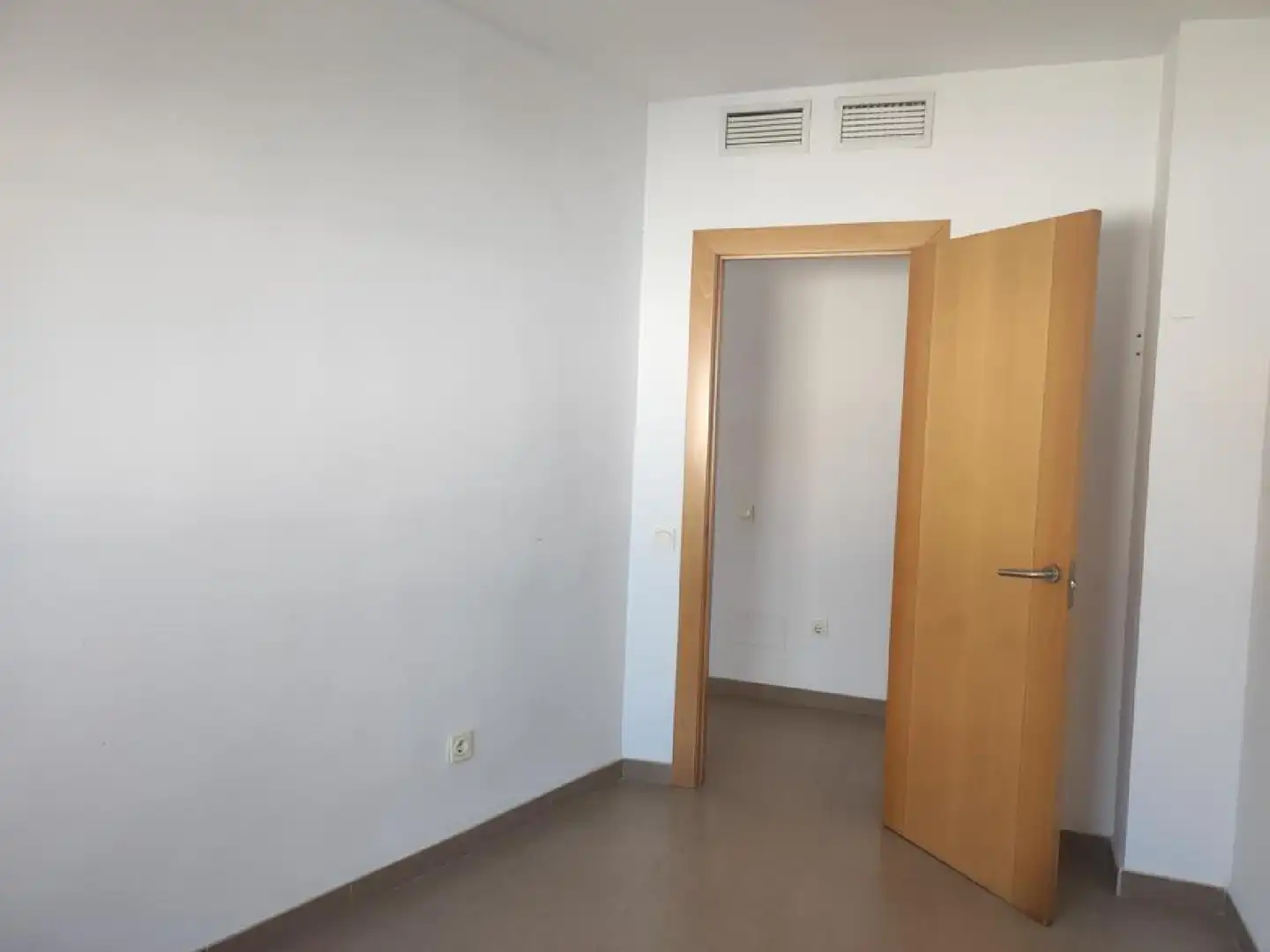 Dormitori de Pis en venda en Almería amb Terrassa