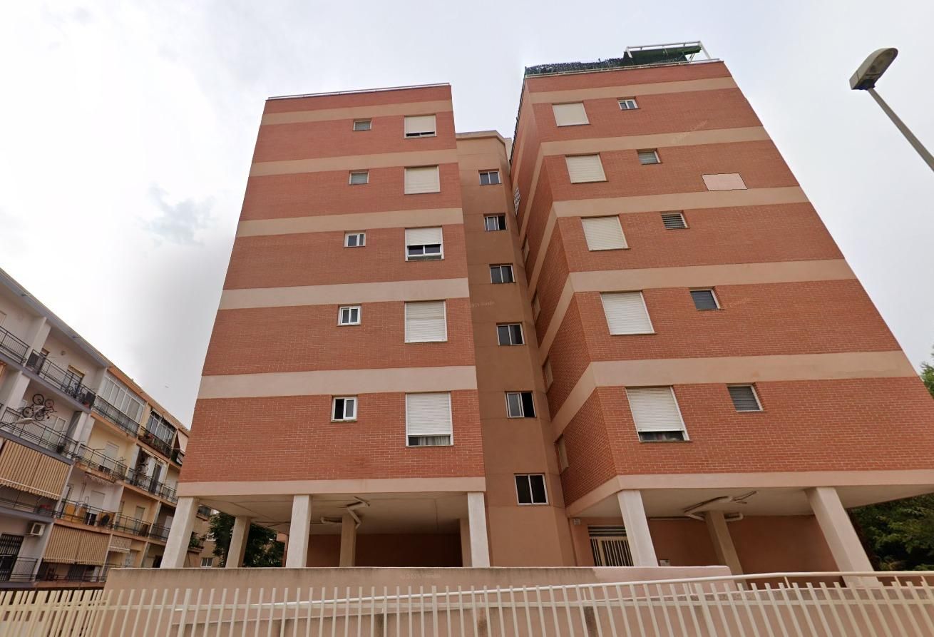 Vista exterior de Pis en venda en Alicante / Alacant amb Balcó
