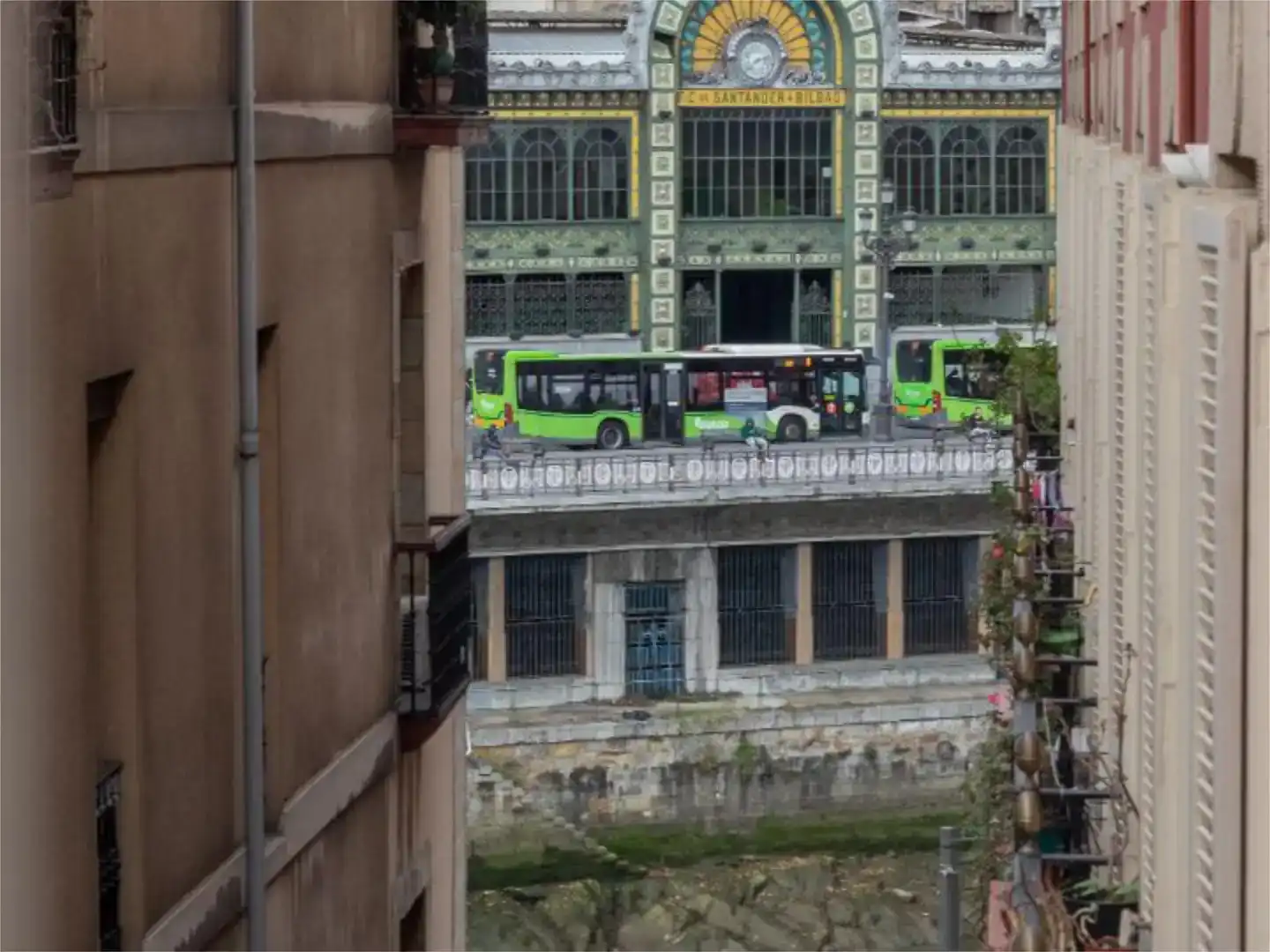 Außenansicht von Maisonette zum Verkauf in Bilbao 